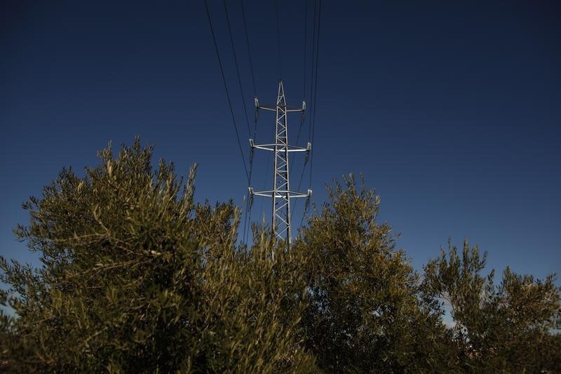 © Reuters. Demanda eléctrica en España registra su mayor subida en más de una década