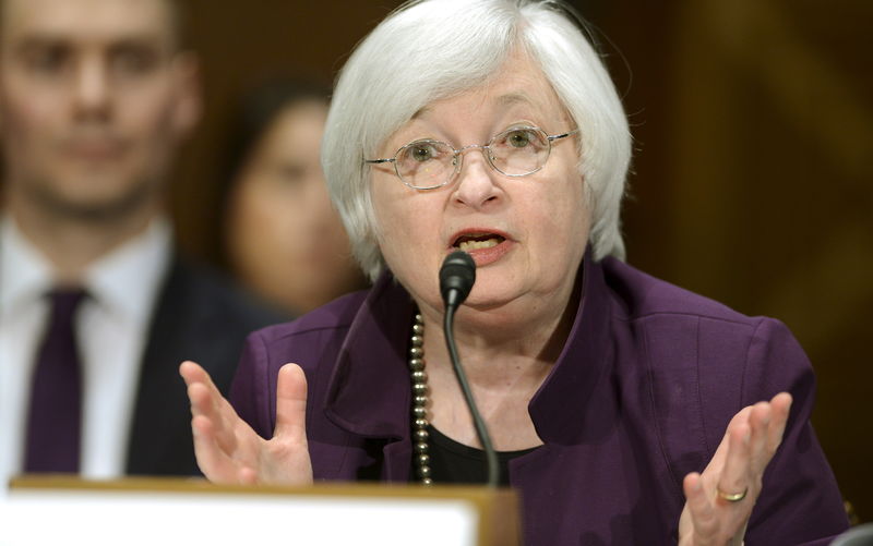 © Reuters. Fed Chair Janet Yellen testifies before the Senate Banking Committee on monetray policy