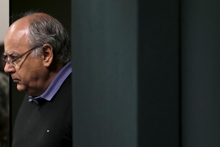 © Reuters. Ex-diretor de serviços da Petrobras Renato Duque durante sessão da CPI da Petrobras