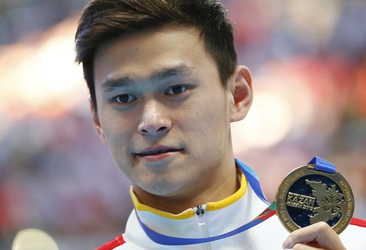 © Reuters. الصيني سون يحرز ذهبية 400 متر حرة في بطولة العالم للسباحة