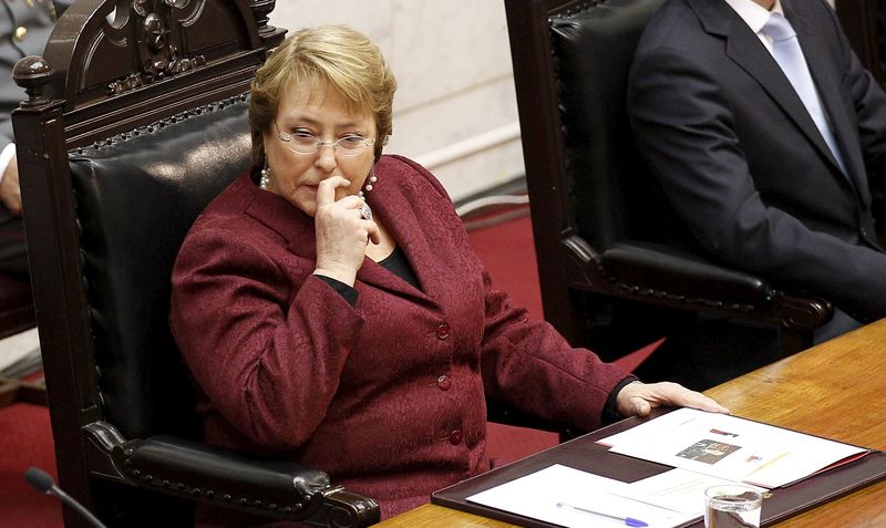 © Reuters. Chile's President Michelle Bachelet attends the annual address  of the Chamber of Deputies and the Senate inside the congress building  in Valparaiso