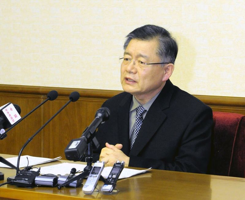 © Reuters. Foto da agência norte-coreana KCNA do pastor Hyeon Soo Lim durante entrevista coletiva em Pyongyang