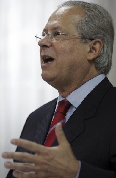 © Reuters. Ex-ministro José Dirceu, que foi preso pela PF no âmbito da operação Lava Jato nesta segunda-feira