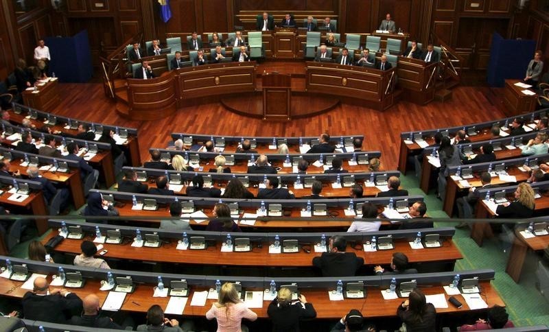 © Reuters. برلمان كوسوفو يقر إنشاء محكمة جرائم حرب جديدة
