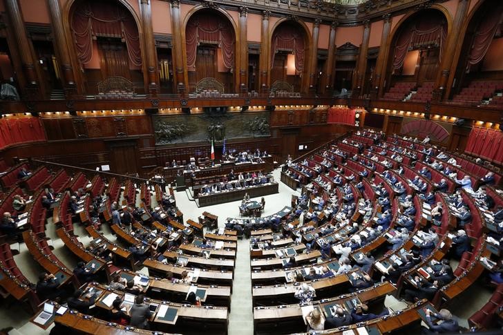 © Reuters. A general view of the Italian Parliament as Prime Minister Matteo Renzi delivers his speech ahead of Italy's European Union presidency in Rome