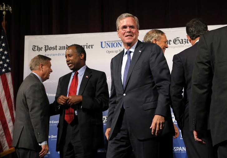 © Reuters. Fórum  entre 14 pré-candidatos presidenciais republicanos no Estado de New Hampshire, nos EUA