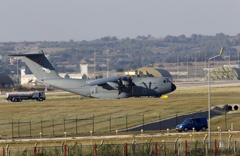 © Reuters. A Turkish Air Force A400M tactical transport aircraft is parked at Incirlik airbase in the southern city of Adana, Turkey