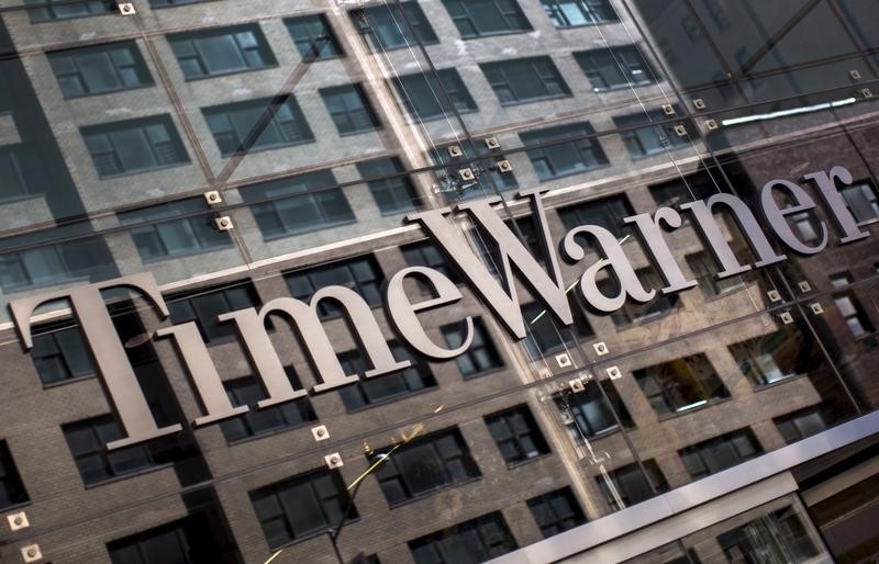 © Reuters. The Time Warner Cable Headquarters at Columbus Circle in the Manhattan borough of New York City