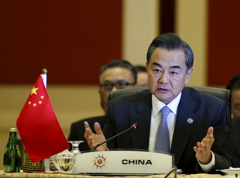 © Reuters. Ministro das Relações Exteriores da China, Wang Yi, durante encontro na Malásia