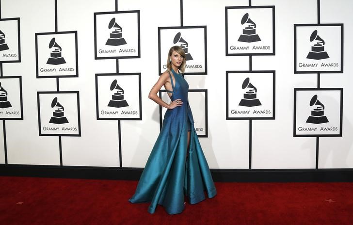 © Reuters. Cantora pop Taylor Swift chega ao Grammy Awards em Los Angeles