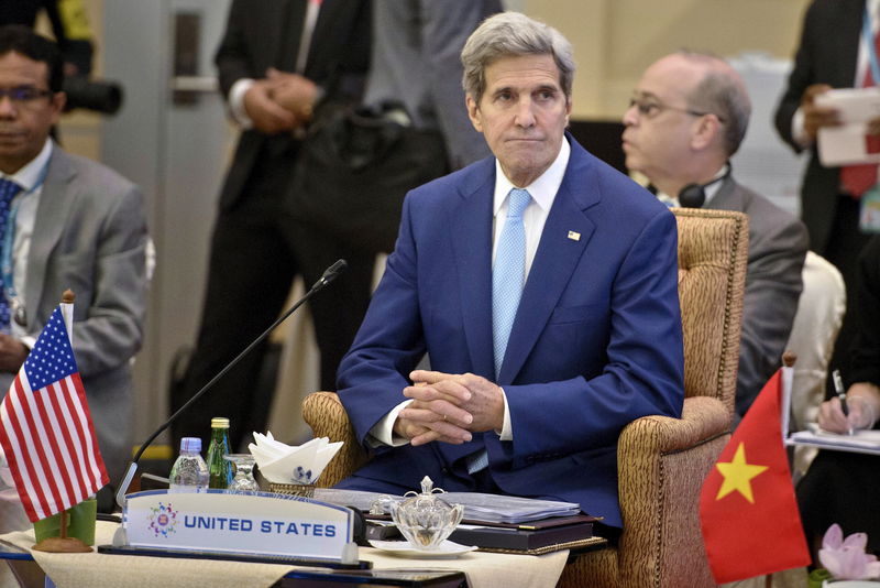 © Reuters. U.S. Secretary of State John Kerry listens during the 22nd Association of Southeast Asian Nations (ASEAN) Regional Forum session at the Putra World Trade Centre in Kuala Lumpur