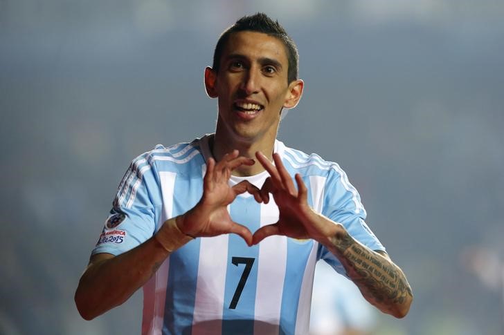 © Reuters. Argentina's Angel Di Maria celebrates after scoring a goal against Paraguay during their Copa America 2015 semi-final soccer match at Estadio Municipal Alcaldesa Ester Roa Rebolledo in Concepcion