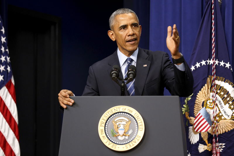 © Reuters. سناتور يهودي ديمقراطي بارز يعارض الاتفاق النووي ويخذل اوباما
