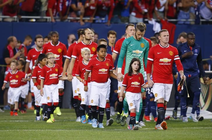 © Reuters. Manchester United entrando em campo durante amistoso contra o Paris Saint-Germain, nos EUA