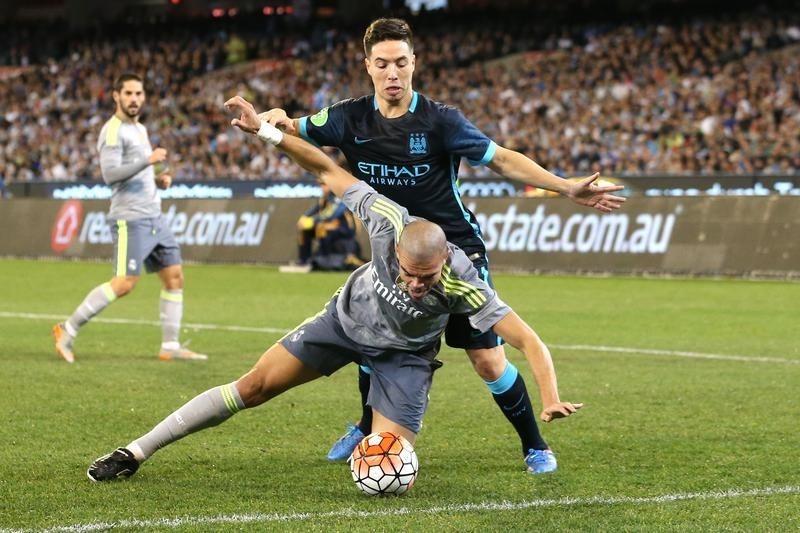 © Reuters. Pepe se perderá el primer partido de Liga con el Real Madrid por lesión  