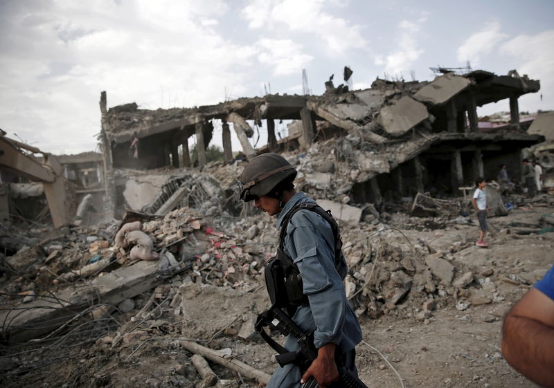 © Reuters. طالبان تتبنى الهجوم على أكاديمية الشرطة في كابول ومقتل وإصابة العشرات