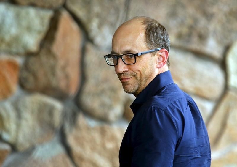 © Reuters. Former Twitter CEO Dick Costolo arrives for the the annual Allen and Co. media conference Sun Valley