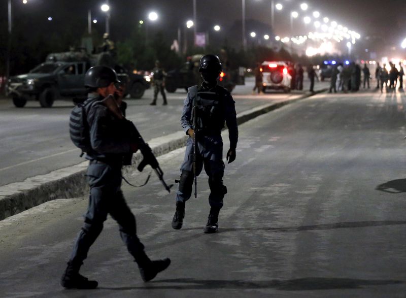 © Reuters. وزارة:مقتل وإصابة أكثر من 40 في هجوم على أكاديمية الشرطة بكابول