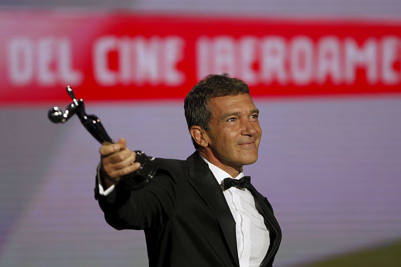 © Reuters. Banderas protagoniza la odisea de los mineros chilenos atrapados en "Los 33"