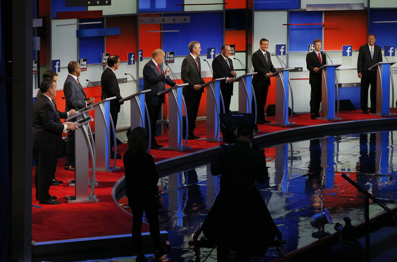 © Reuters. Republican 2016 presidential candidates debate at the first official Republican presidential candidates debate of the 2016 U.S. presidential campaign in Cleveland