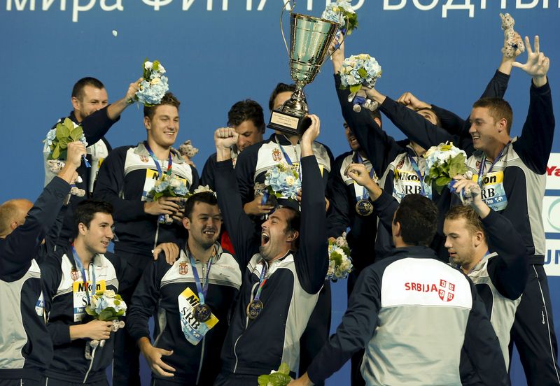 © Reuters. صربيا تهزم كرواتيا وتفوز باللقب العالمي لكرة الماء