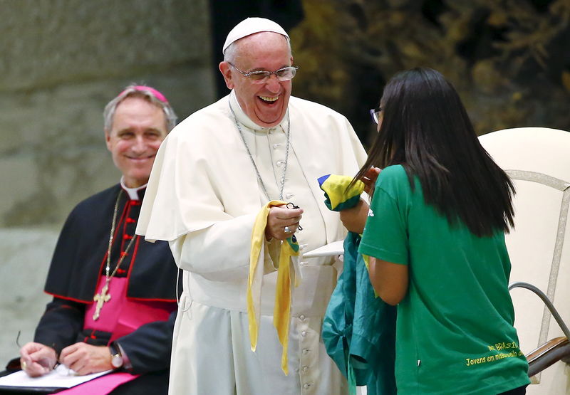© Reuters. El Papa lamenta la destrucción de bosques para sembrar soja