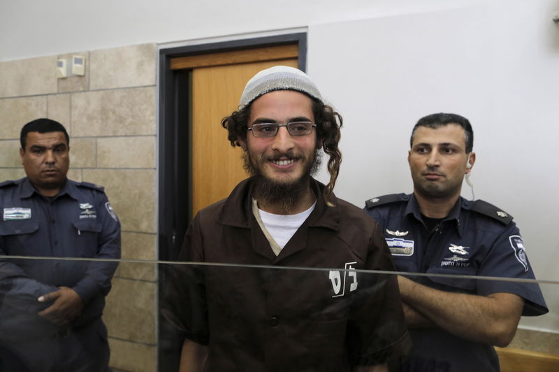 © Reuters. إسرائيل تحتجز يهوديين متطرفين آخرين دون محاكمة