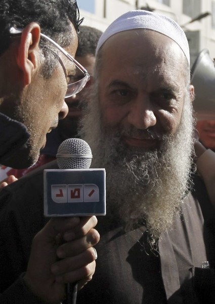 © Reuters. محكمة مصرية تحيل أوراق 10 للمفتي في قضية شقيق الظواهري