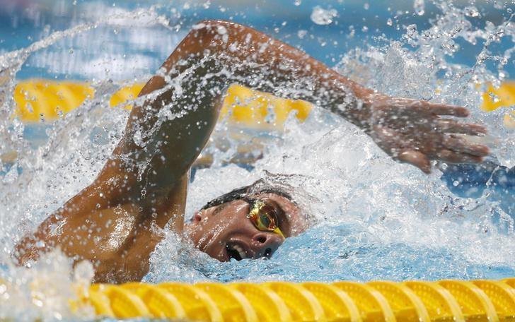 © Reuters. Paltrinieri nada para vencer os 1.500m livre no Mundial em Kazan