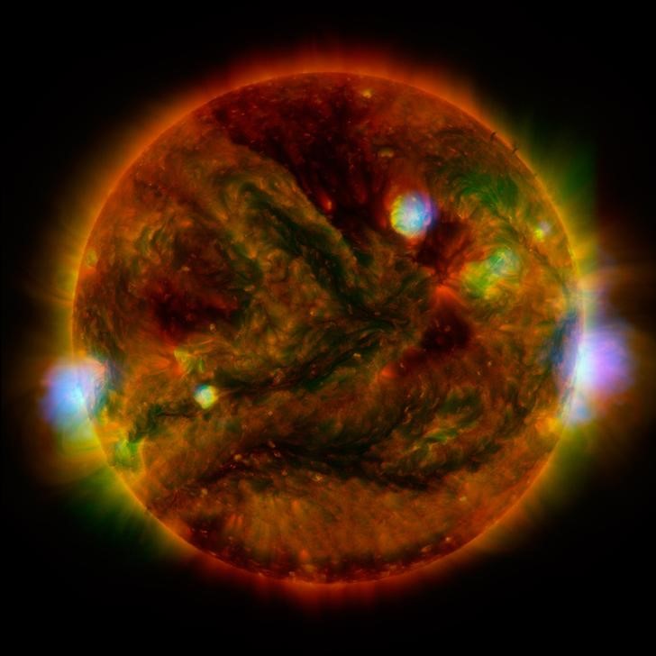 © Reuters. أكبر تلسكوب في العالم يعطي العلماء لمحة عن تأثير الشمس على كوكب الارض