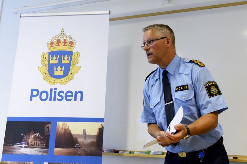 © Reuters. Vasteras police chief Per Agren speaks during a news conference