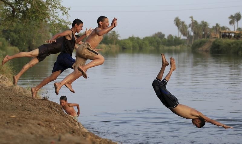 © Reuters. ارتفاع الوفيات جراء ارتفاع درجات الحرارة في مصر إلى 61