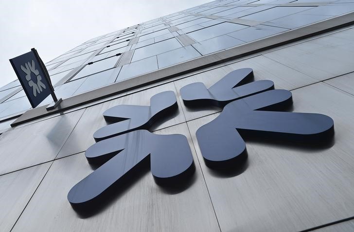 © Reuters. A logo at a Royal Bank of Scotland branch is seen in the City of London