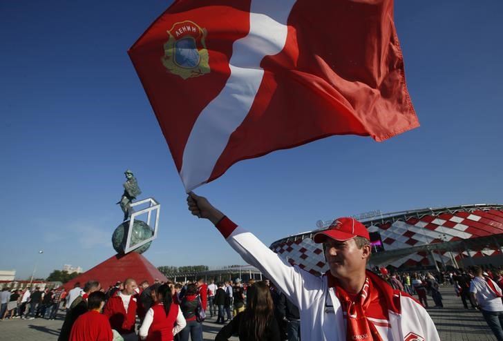 © Reuters. El Spartak de Moscú, multado por una pancarta nazi de los aficionados