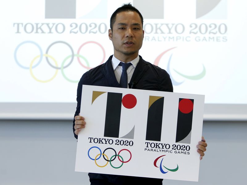 © Reuters. El creador del logo de Tokio 2020 pide retirar diseños por cargos de plagio