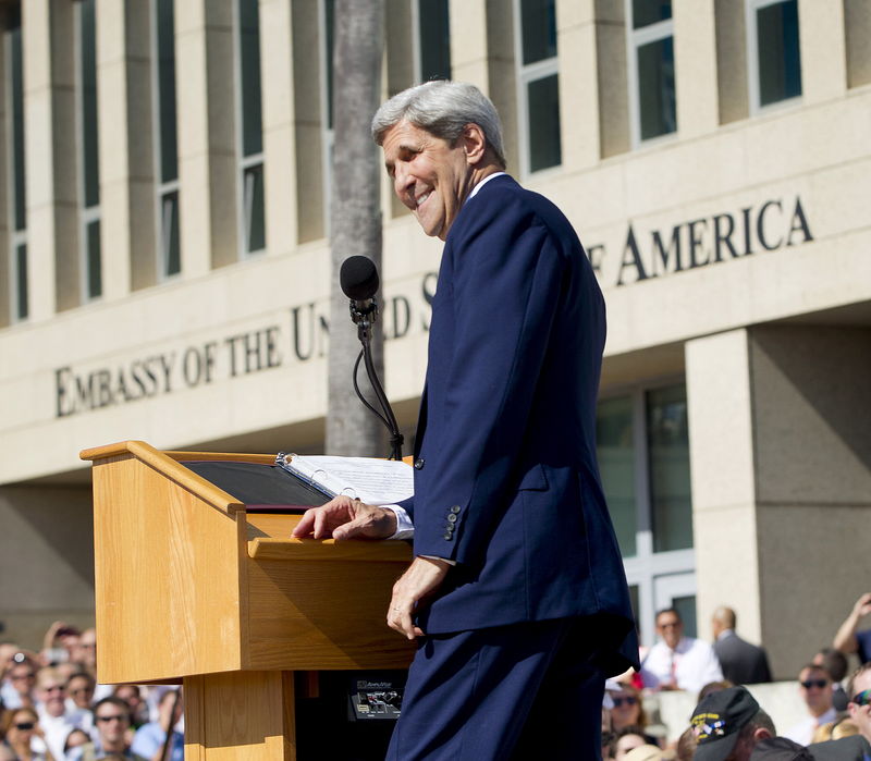 © Reuters. Kerry durante cerimônia oficial de reabertura da embaixada dos Estados Unidos em Havana