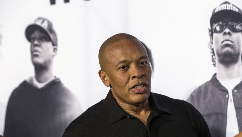 © Reuters. Dr. Dre em lançamento de "Straight Outta Compton" em Los Angeles