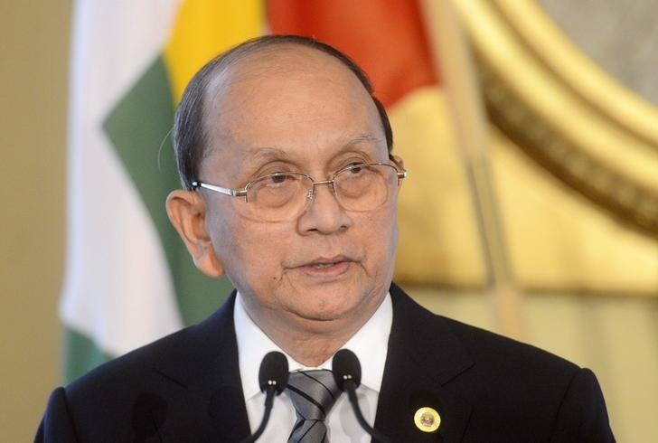 © Reuters. Myanmar's President Thein Sein attends a news conference with his Finnish counterpart in Helsinki