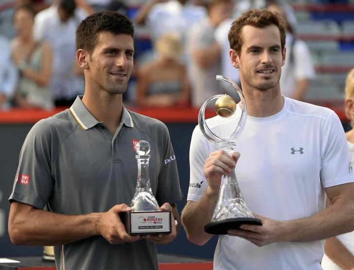 © Reuters. Murray rompe la racha negativa ante Djokovic y gana el título en Montreal