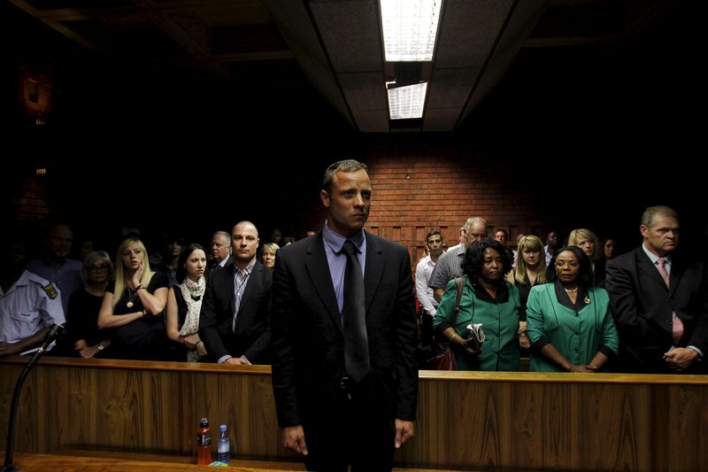 © Reuters. File photo of Oscar Pistorius at start of court proceedings in Pretoria Magistrates court