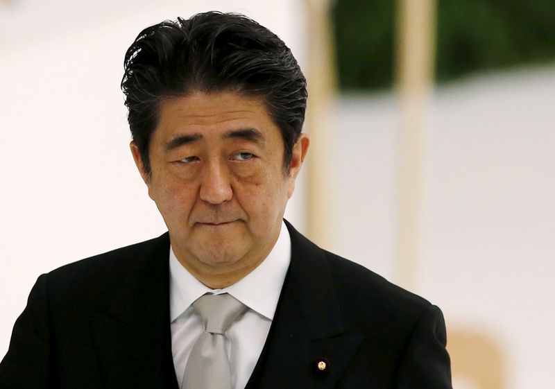 © Reuters. Primeiro-ministro do Japão, Shinzo Abe, durante cerimônia em Tóquio