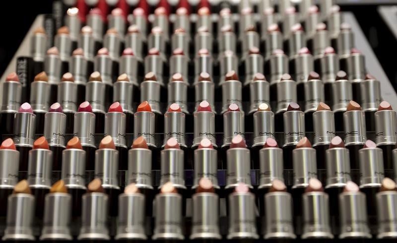 © Reuters. Lipstick is displayed in the M.A.C flaghip store in Paris