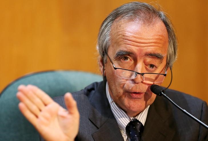 © Reuters. Nestor Cerveró, ex-diretor da área internacional da Petrobras,  durante audiência no Congresso Nacional