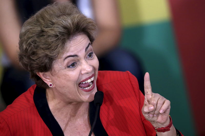 © Reuters. Presidente Dilma Rousseff durante encontro com representantes de sindicatos e movimentos sociais em Brasília
