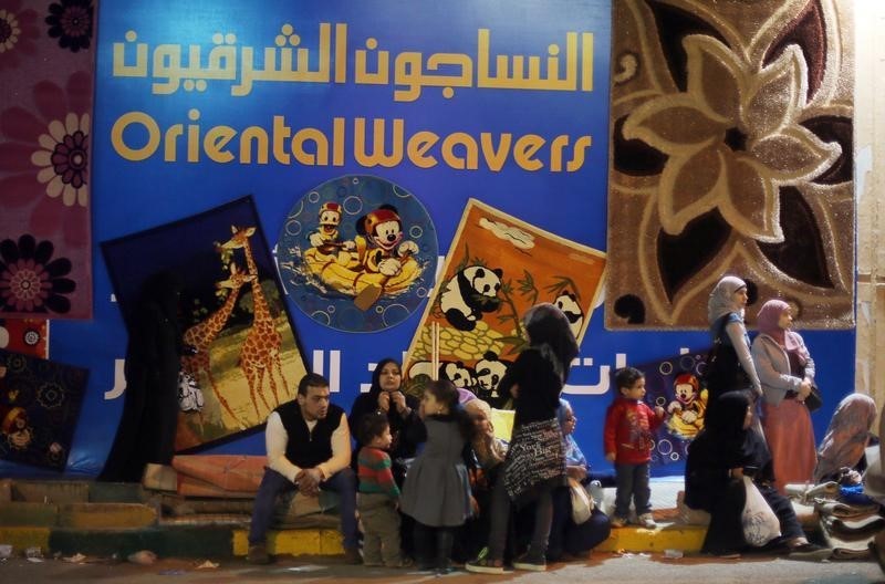 © Reuters. احالة النساجون الشرقيون المصرية إلى النيابة العامة بتهمة "الممارسات الاحتكارية"