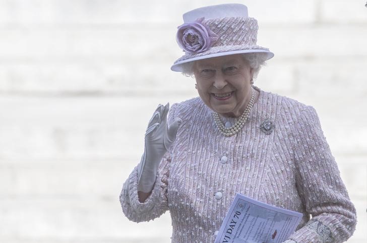 © Reuters. Rainha Elizabeth em Londres