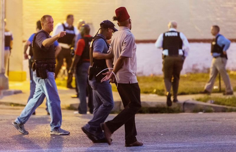 © Reuters. La muerte de un hombre negro desata nuevas protestas en St. Louis