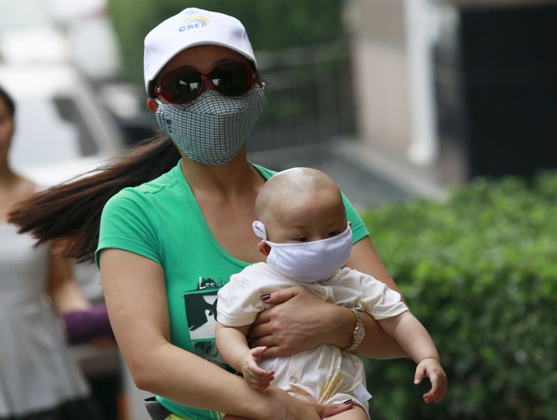 © Reuters. China advierte de elevado nivel de cianuro tras la explosión en Tianjin 