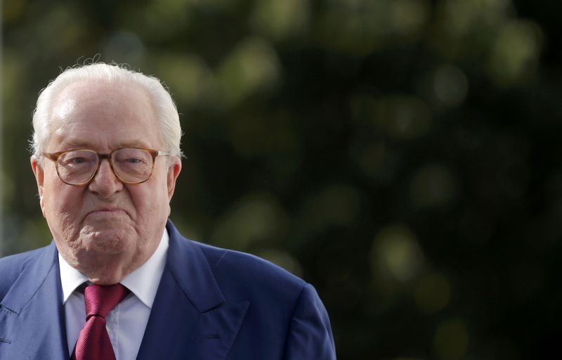 © Reuters. JEAN-MARIE LE PEN EXCLU DU FN