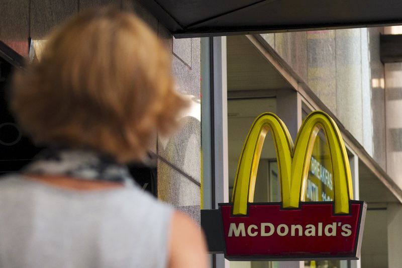 © Reuters. LES PRATIQUES DE MCDONALD'S EXAMINÉES AU BRÉSIL 